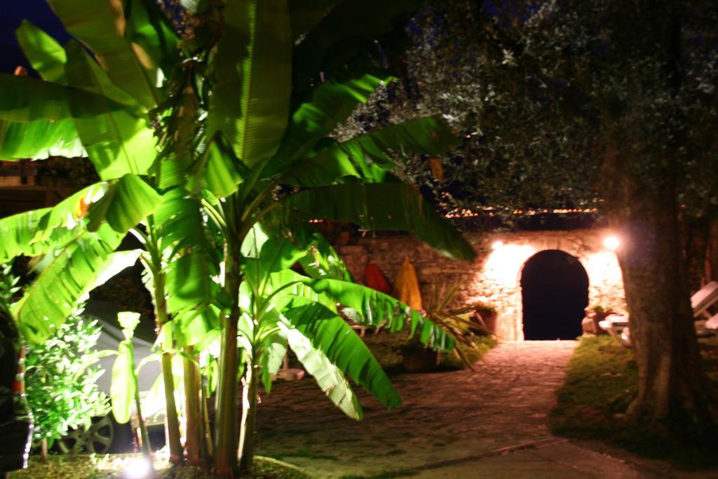 غارنانو Villa Residence La Limonaia الغرفة الصورة
